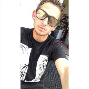 Meet your Posher, Casey